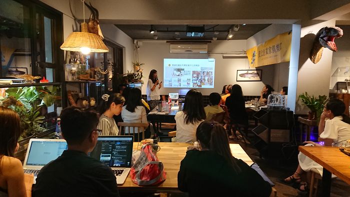 行政院新創基地進駐團隊好好文薈工作室楊偉苹創辦人進行分享